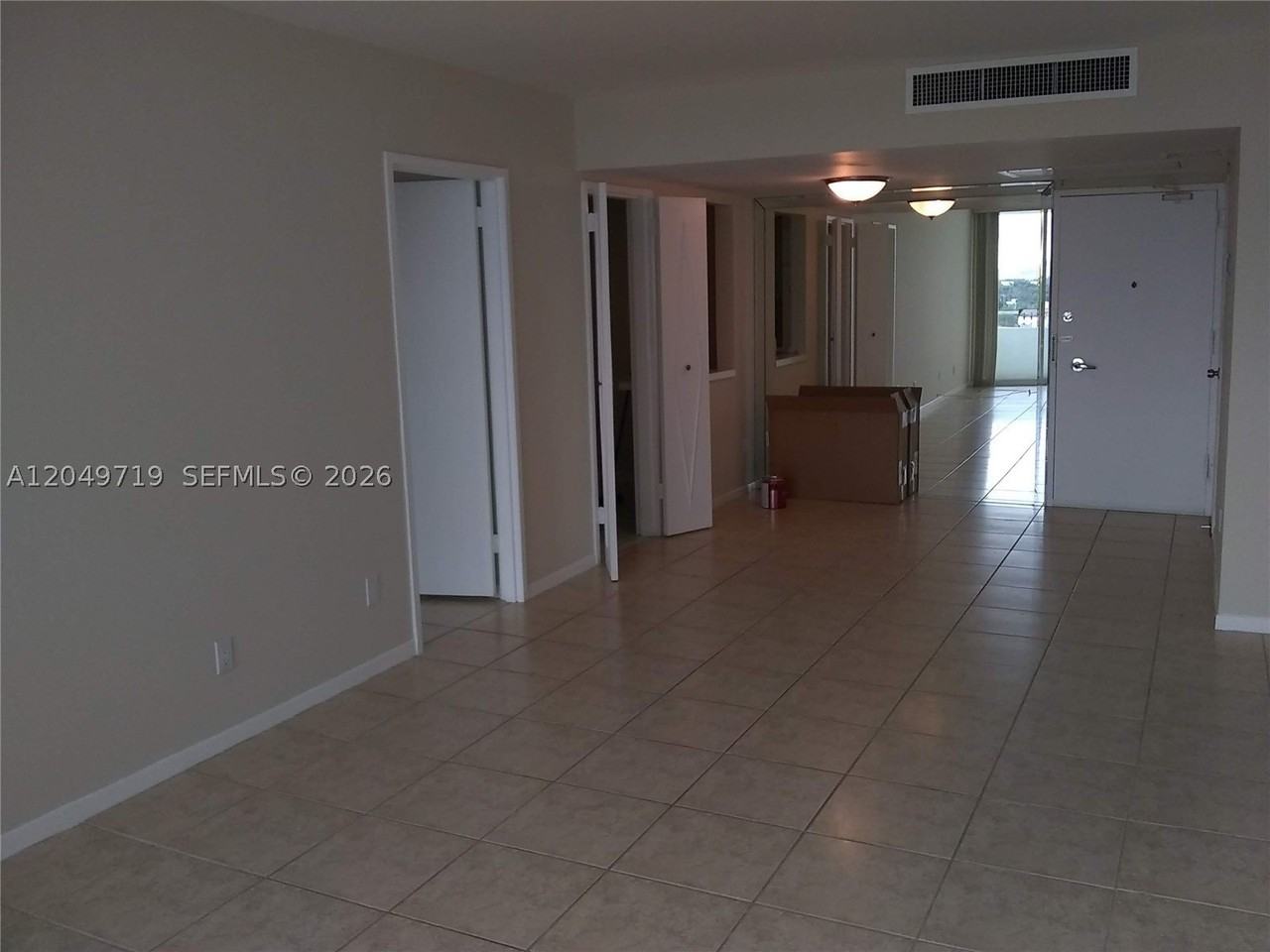 5161 Collins Ave #809 - Photo 7 of 11