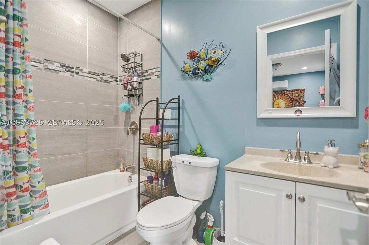 15184 Sw 110th St - Photo 3 of 16