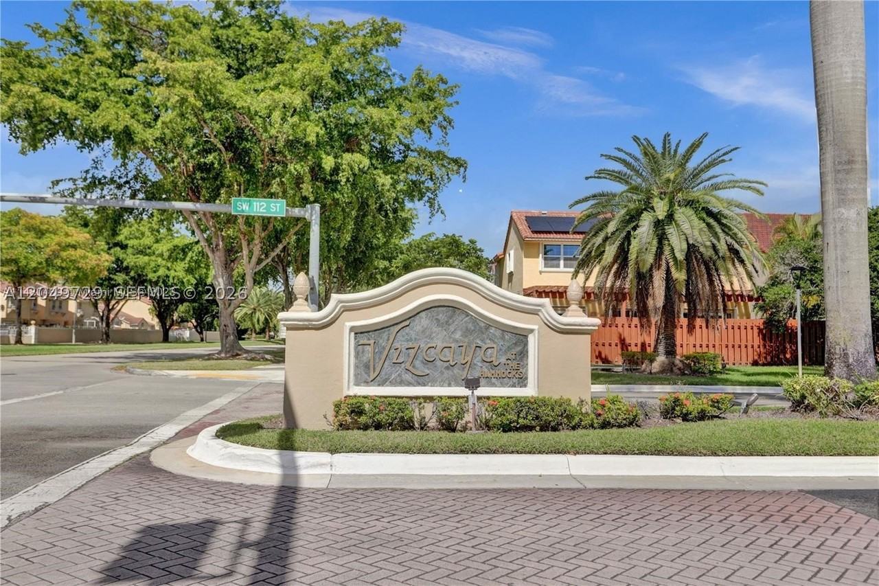 15184 Sw 110th St - Photo 4 of 16