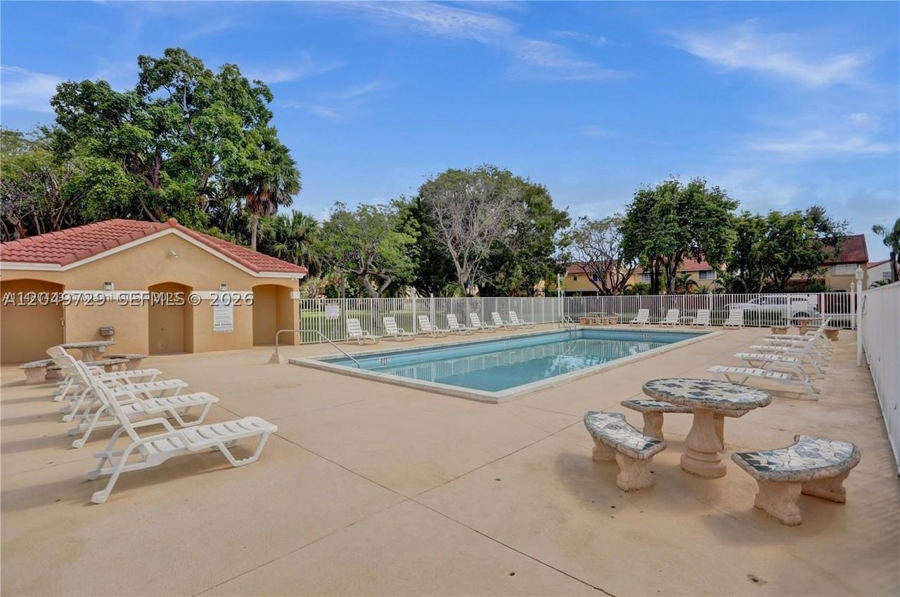 15184 Sw 110th St - Photo 5 of 16