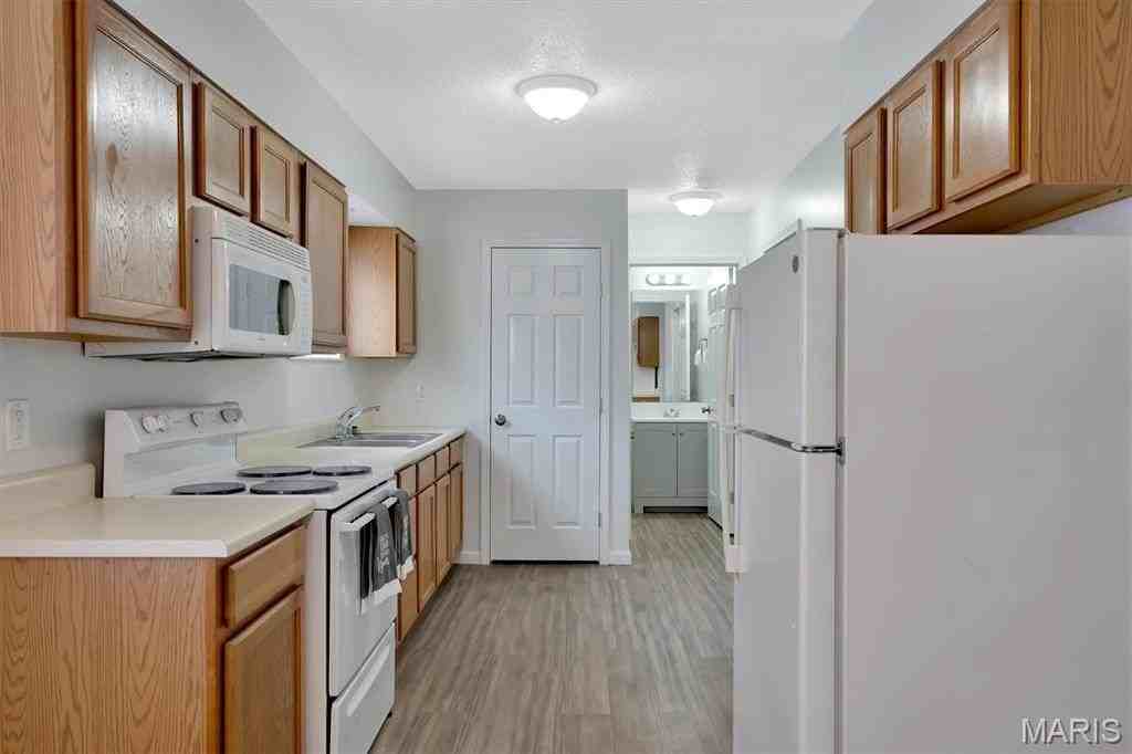 119 N 1st St - Photo 5 of 15