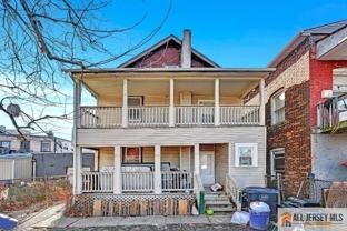 2 Columbus Pl #2 - Photo 1 of 1