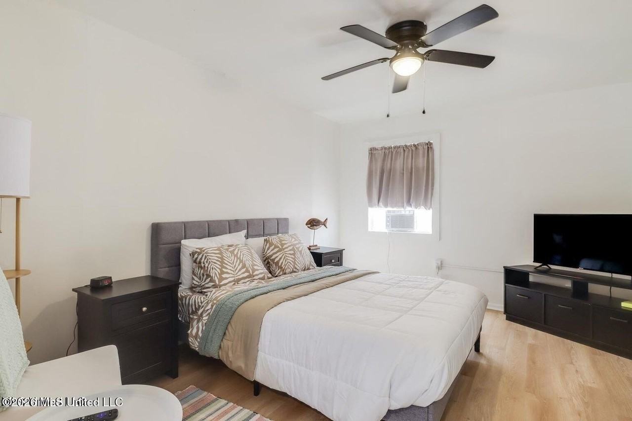 1812 Market St Apt 1 - Photo 3 of 7