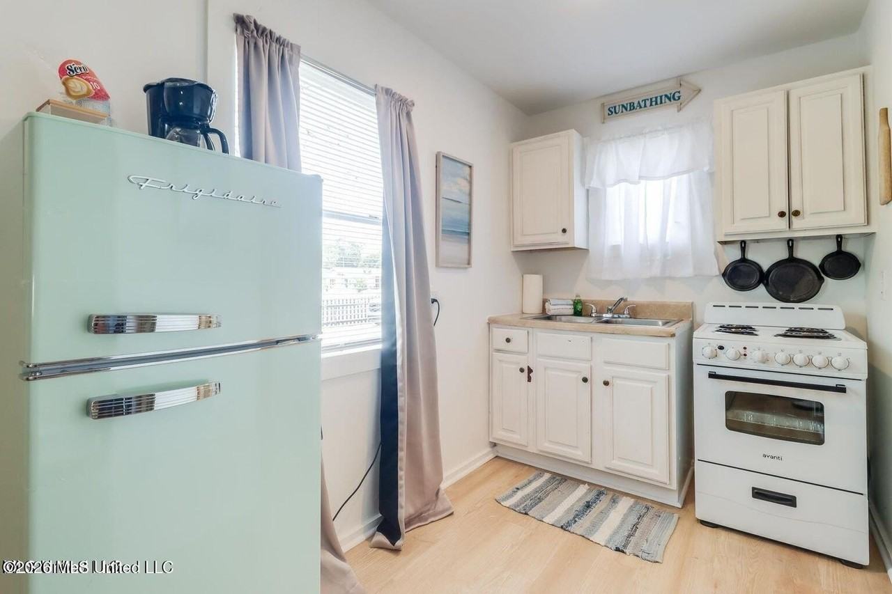 1812 Market St Apt 1 - Photo 5 of 7