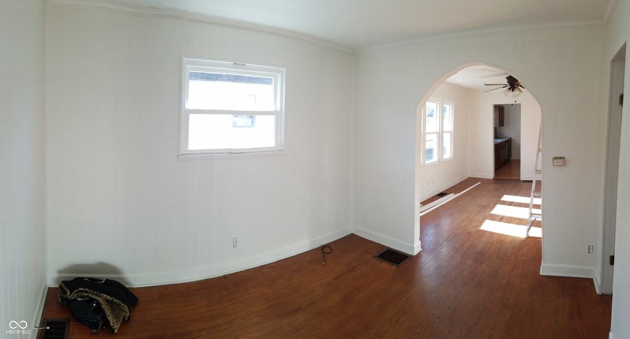 210 N Routiers Ave - Photo 3 of 20