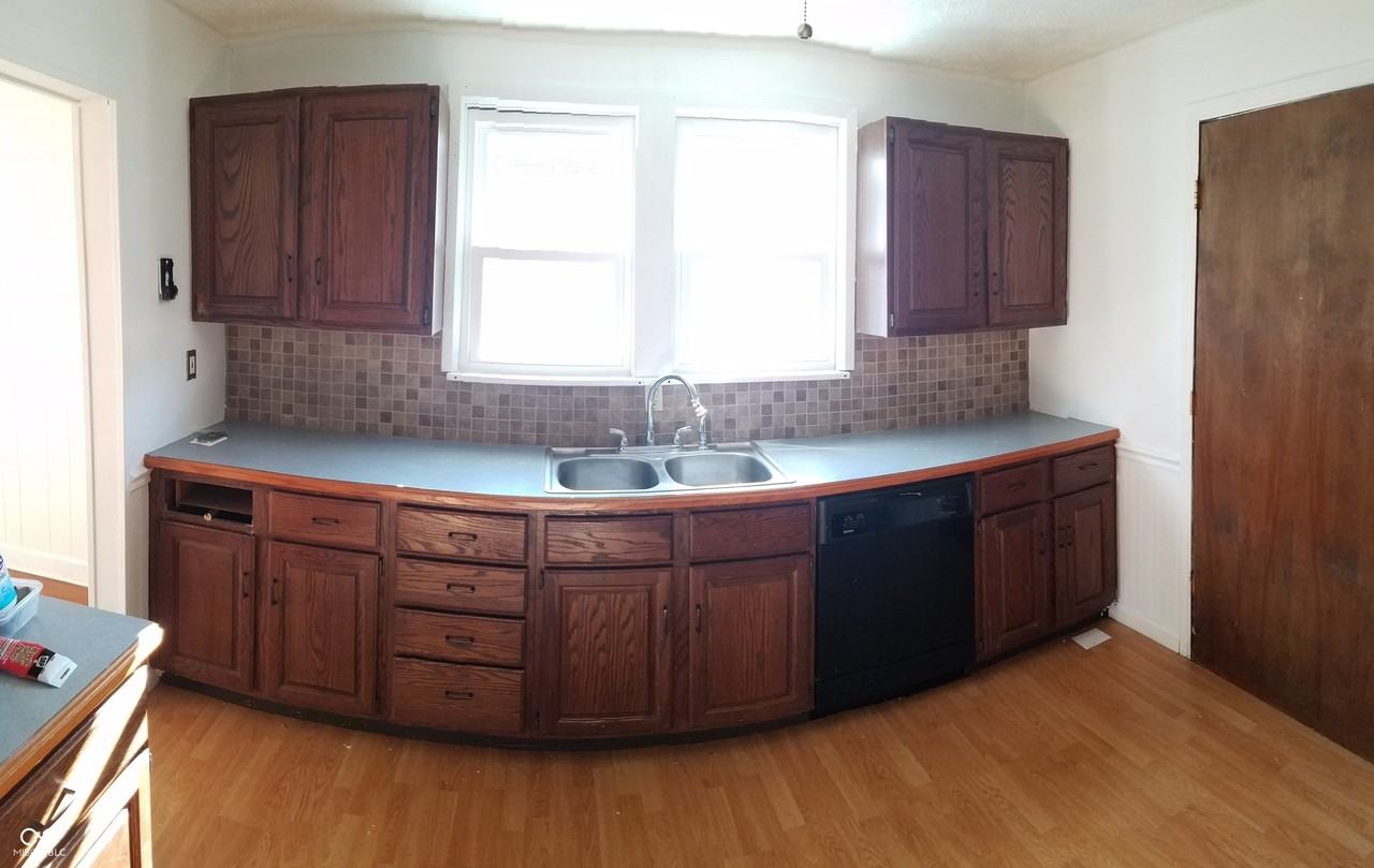 210 N Routiers Ave - Photo 7 of 20