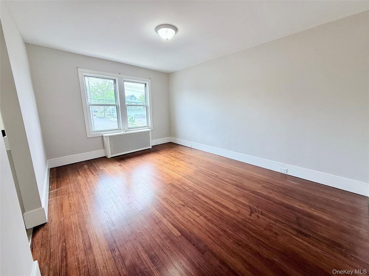 678 Willis Ave #2 - Photo 3 of 8