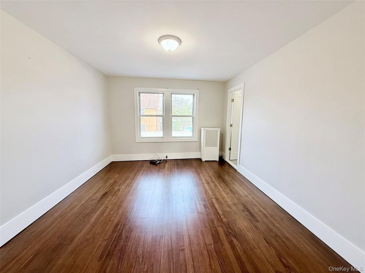678 Willis Ave #2 - Photo 5 of 8