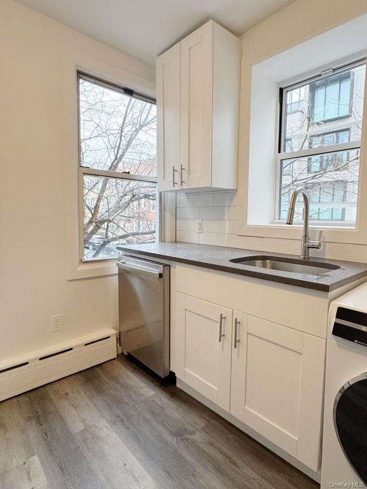 530 Driggs Ave #2L - Photo 3 of 13