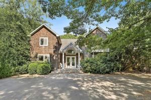 featured image of 9 Rosebud Ln