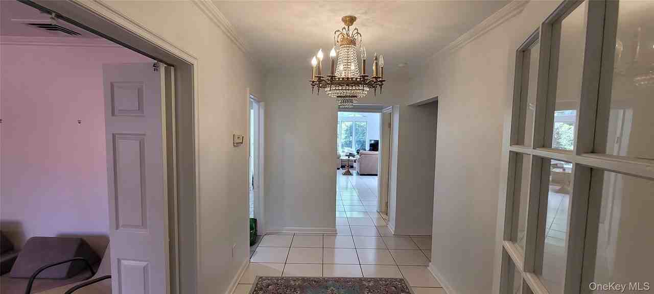 15 Somerset Dr S - Photo 4 of 21