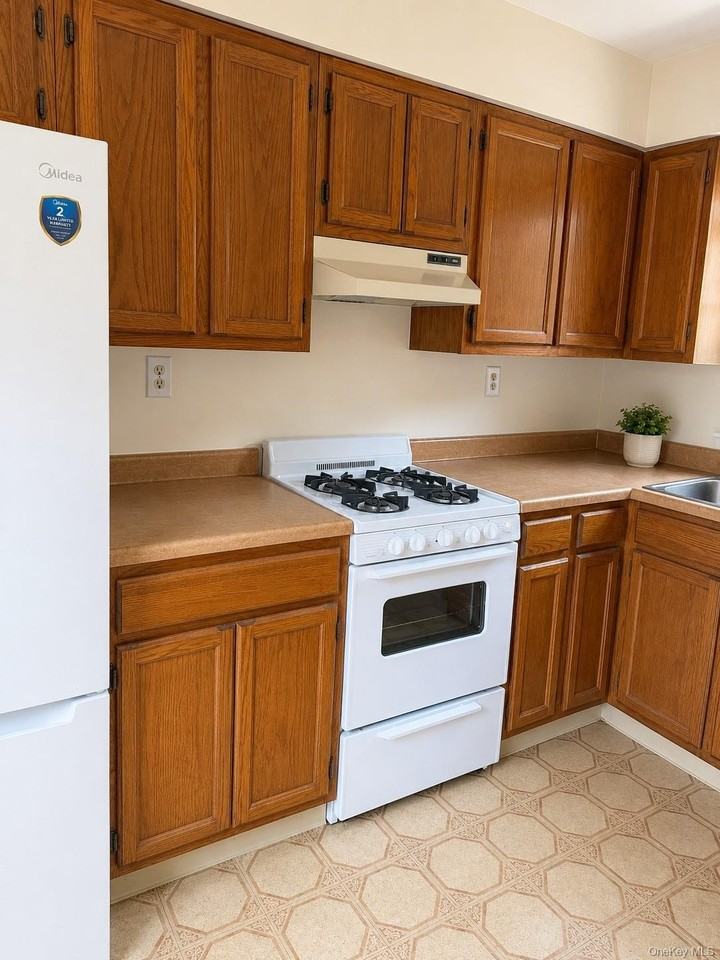 45 S Middletown Rd - Photo 3 of 15