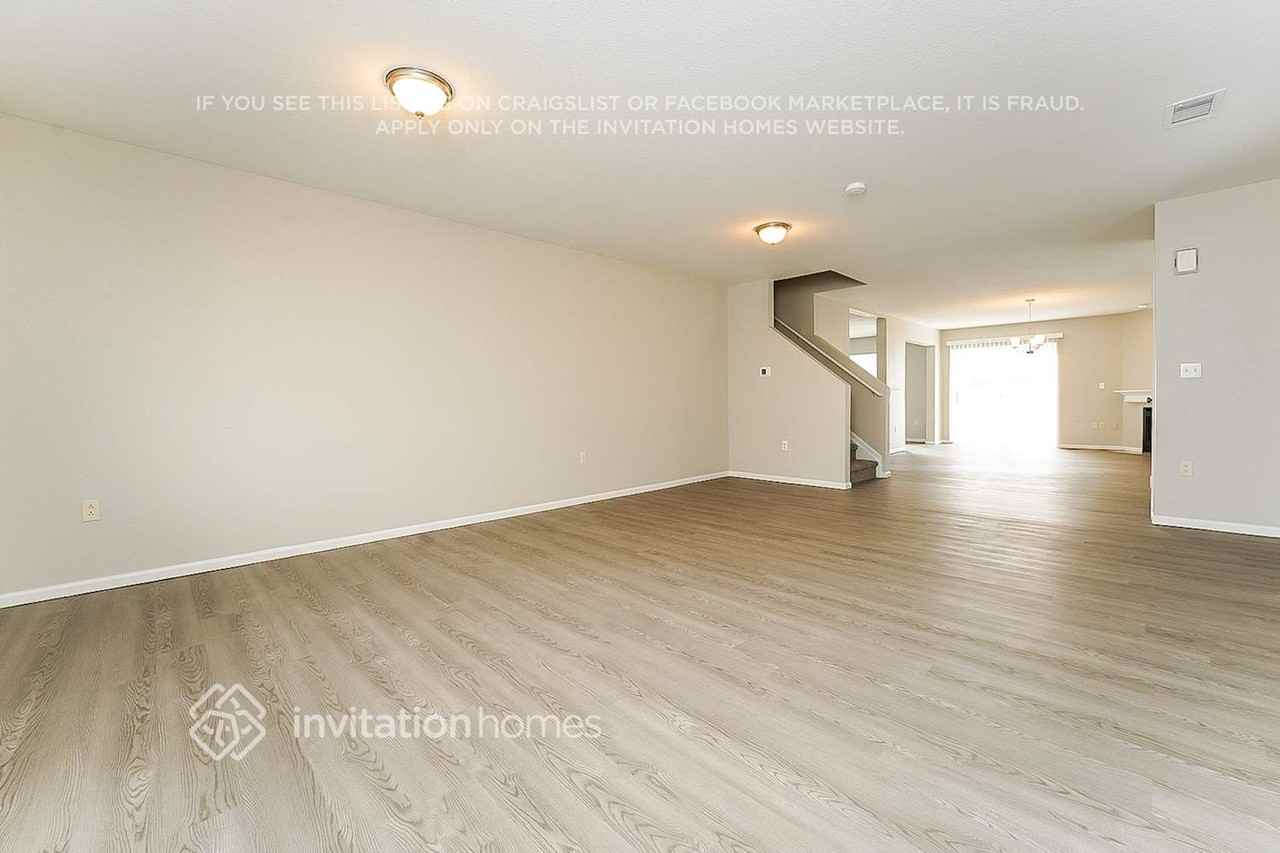 20460 Randolph Pl - Photo 4 of 15