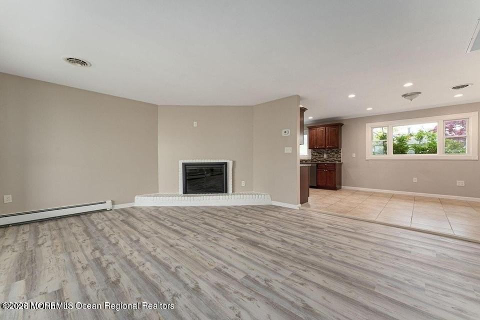 34 Bell St - Photo 4 of 29