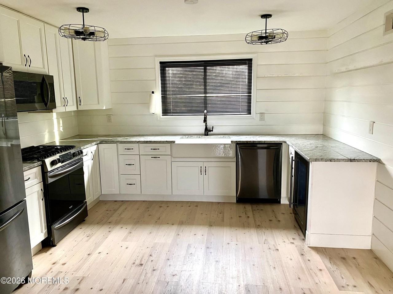 1641 Elm Ave #2 - Photo 4 of 16