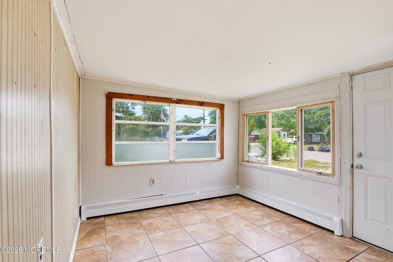 22 Central Ave - Photo 2 of 11