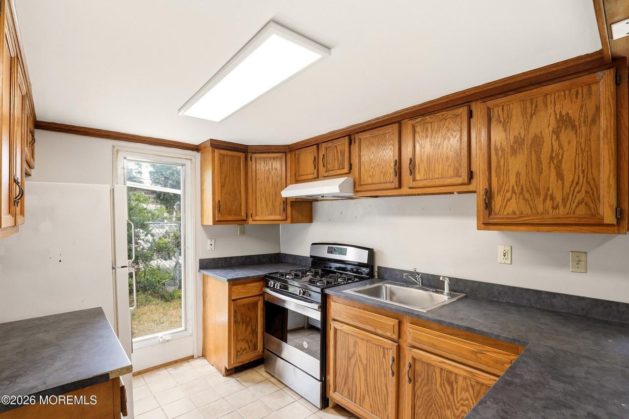 22 Central Ave - Photo 3 of 11