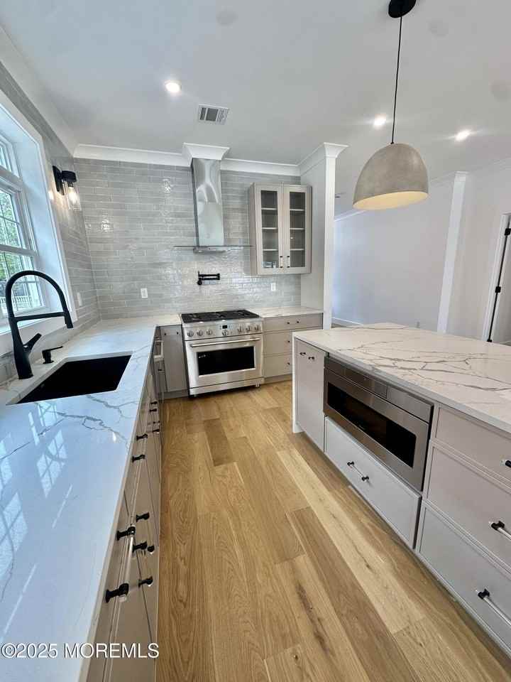 169 Chelsea Ave - Photo 5 of 22