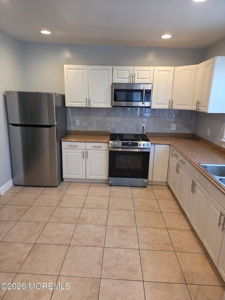 117 Seaview Ave #2 - Photo 5 of 15