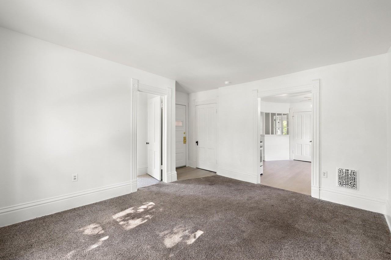 601 S Jefferson St #2 - Photo 7 of 17