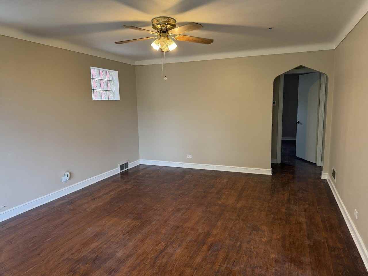 7944 S Trumbull Ave - Photo 4 of 17
