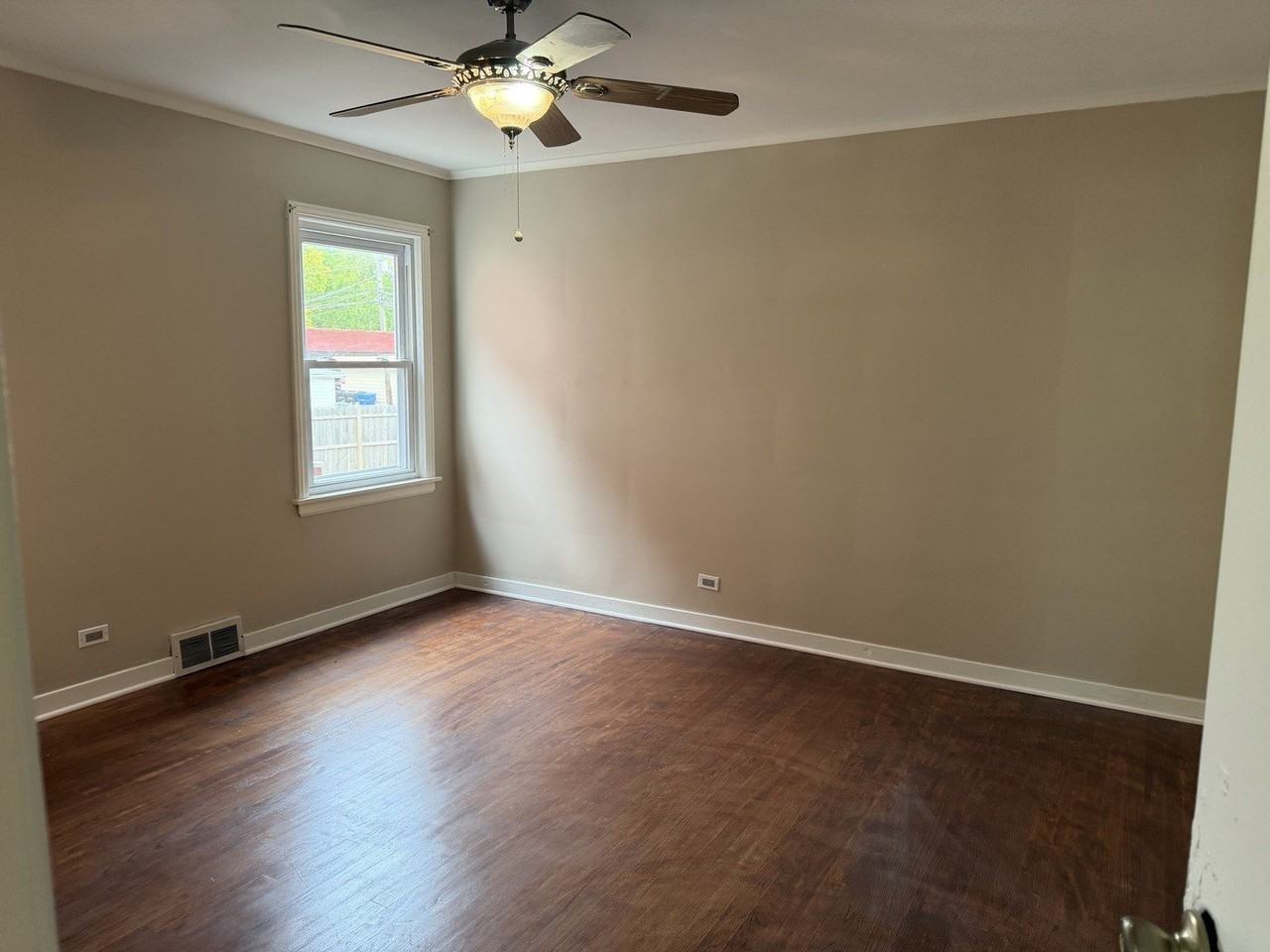 7944 S Trumbull Ave - Photo 6 of 17