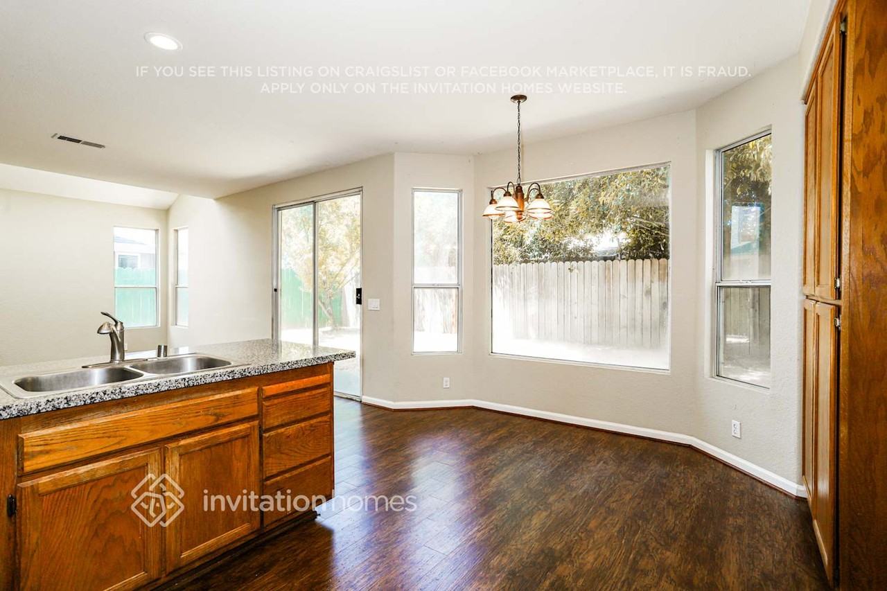 4533 Winter Oak Way - Photo 6 of 17