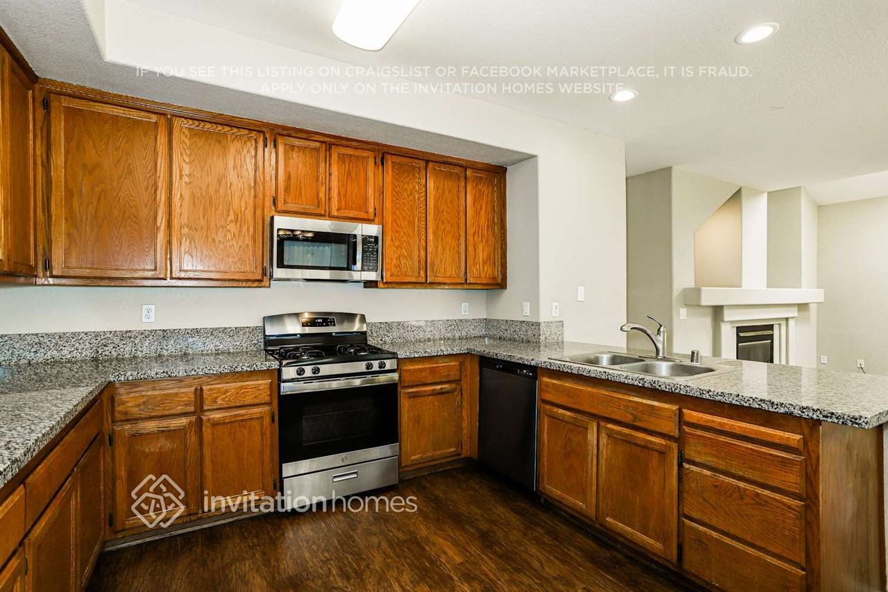 4533 Winter Oak Way - Photo 7 of 17