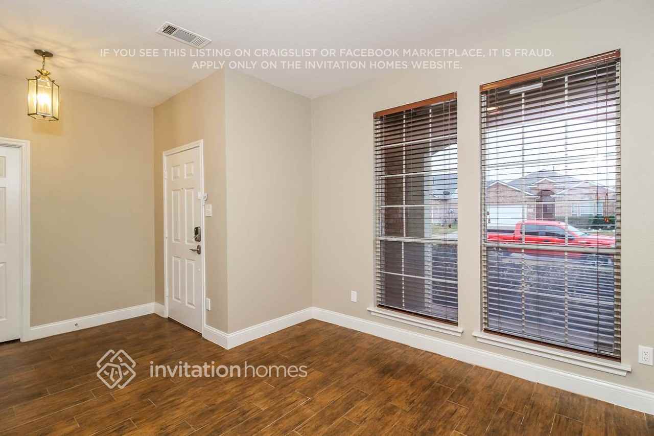6231 Farrah Dr - Photo 2 of 16