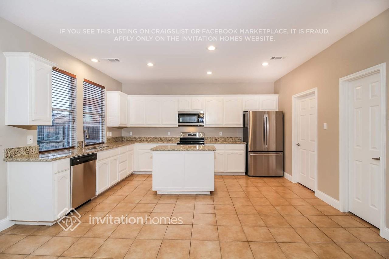 6231 Farrah Dr - Photo 5 of 16