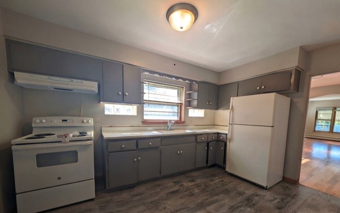 300 Burlington Ave #2ndFL - Photo 3 of 7
