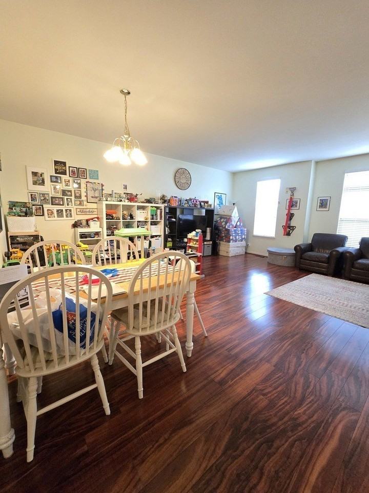3359 Kentshire Cir - Photo 3 of 17