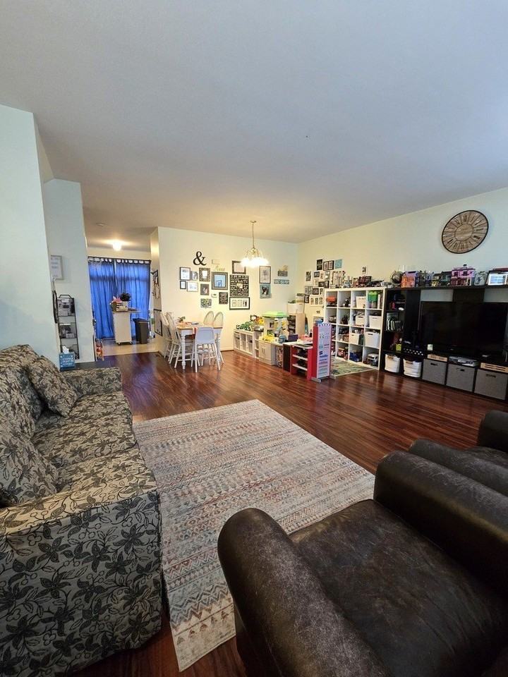 3359 Kentshire Cir - Photo 4 of 17