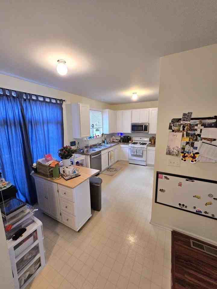 3359 Kentshire Cir - Photo 5 of 17