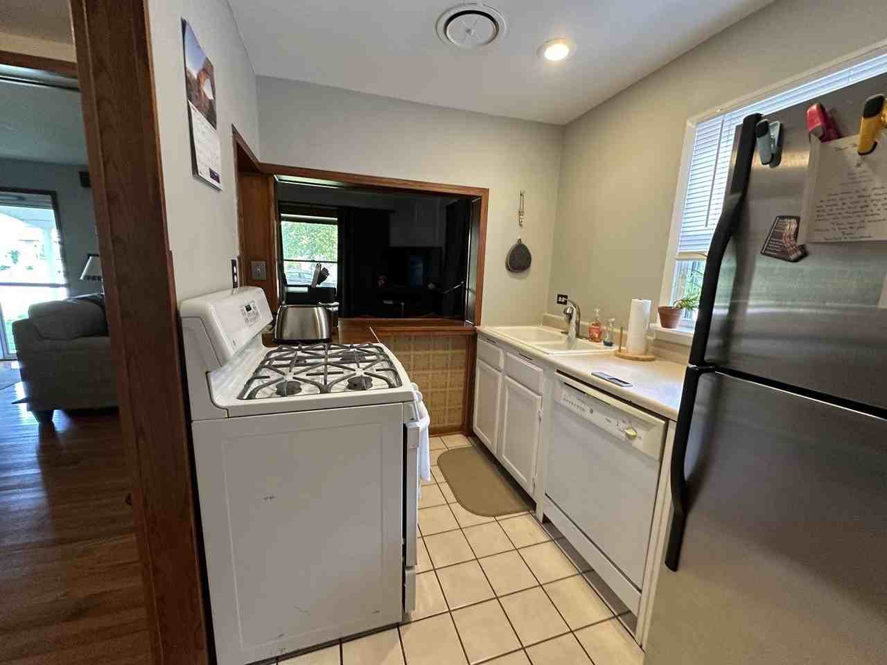 37 S Heather Dr - Photo 5 of 17