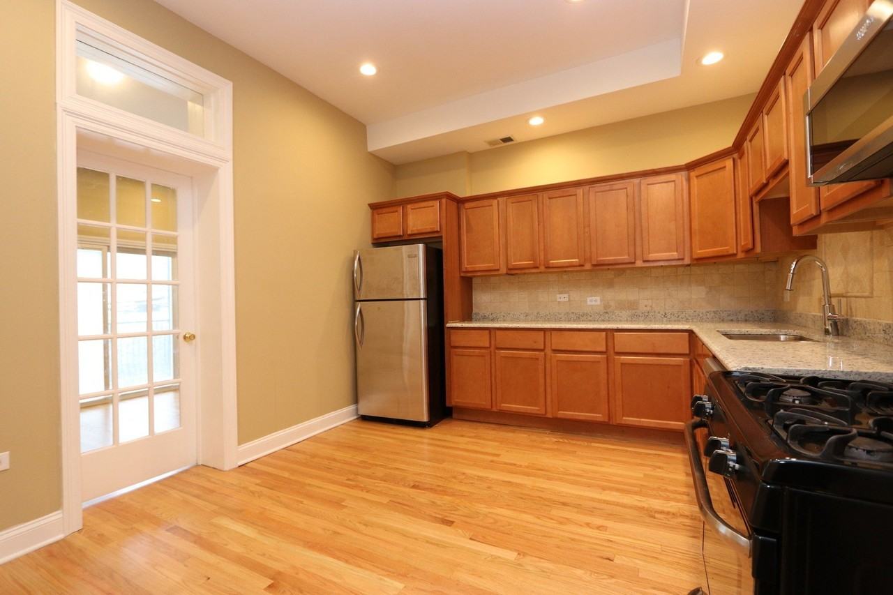 2431 N Kedzie Blvd #2nd - Photo 3 of 9