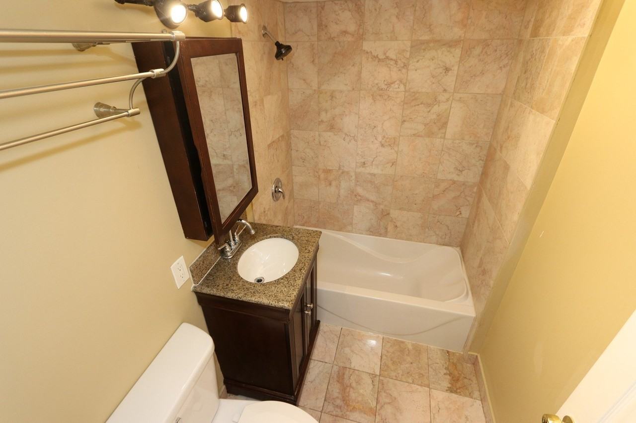 2431 N Kedzie Blvd #2nd - Photo 5 of 9