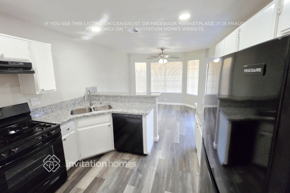 3749 Broadriver Dr - Photo 4 of 14