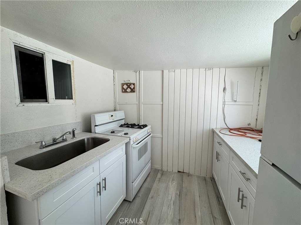 17425 Tadmore St - Photo 6 of 13