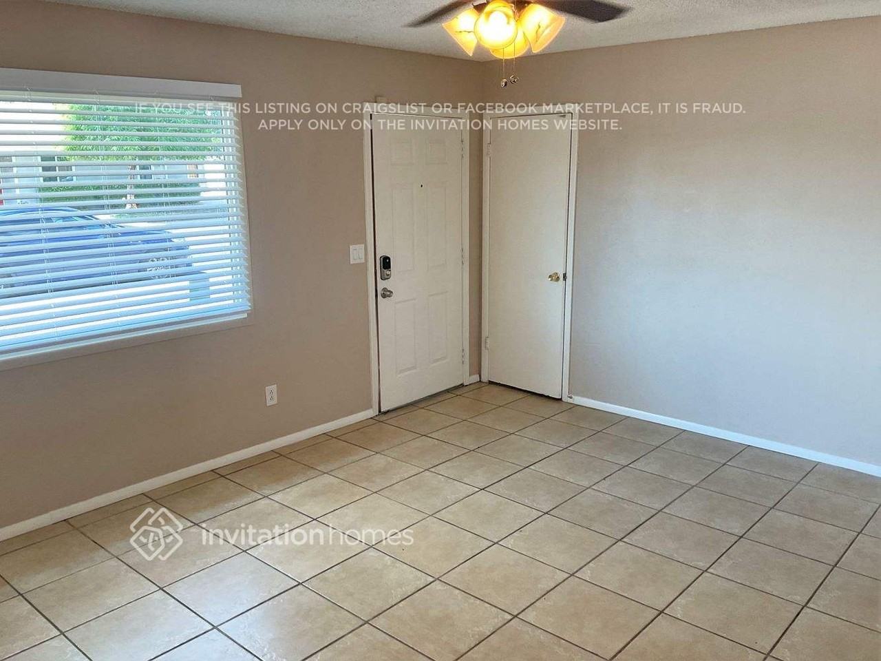 11605 N 58th Ave - Photo 2 of 7