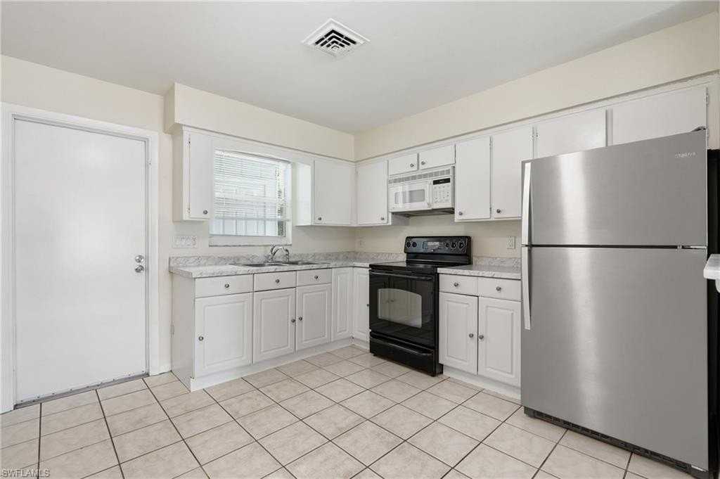 1195 S Alhambra Cir - Photo 3 of 23