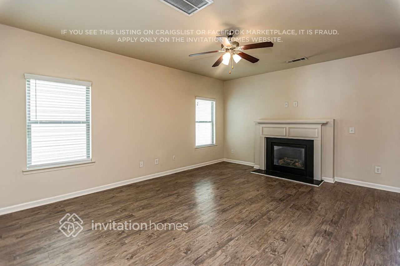 653 Ocean Ave - Photo 5 of 19