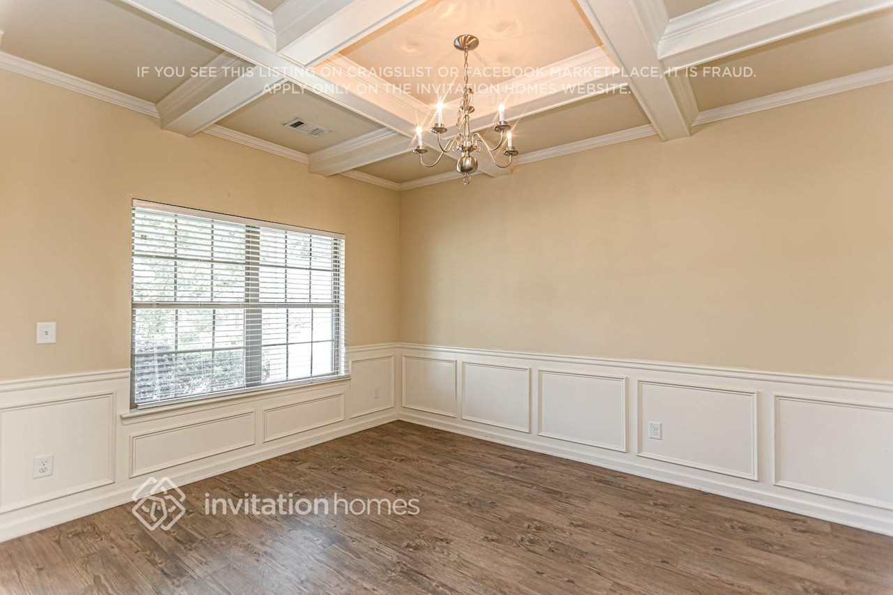 653 Ocean Ave - Photo 7 of 19