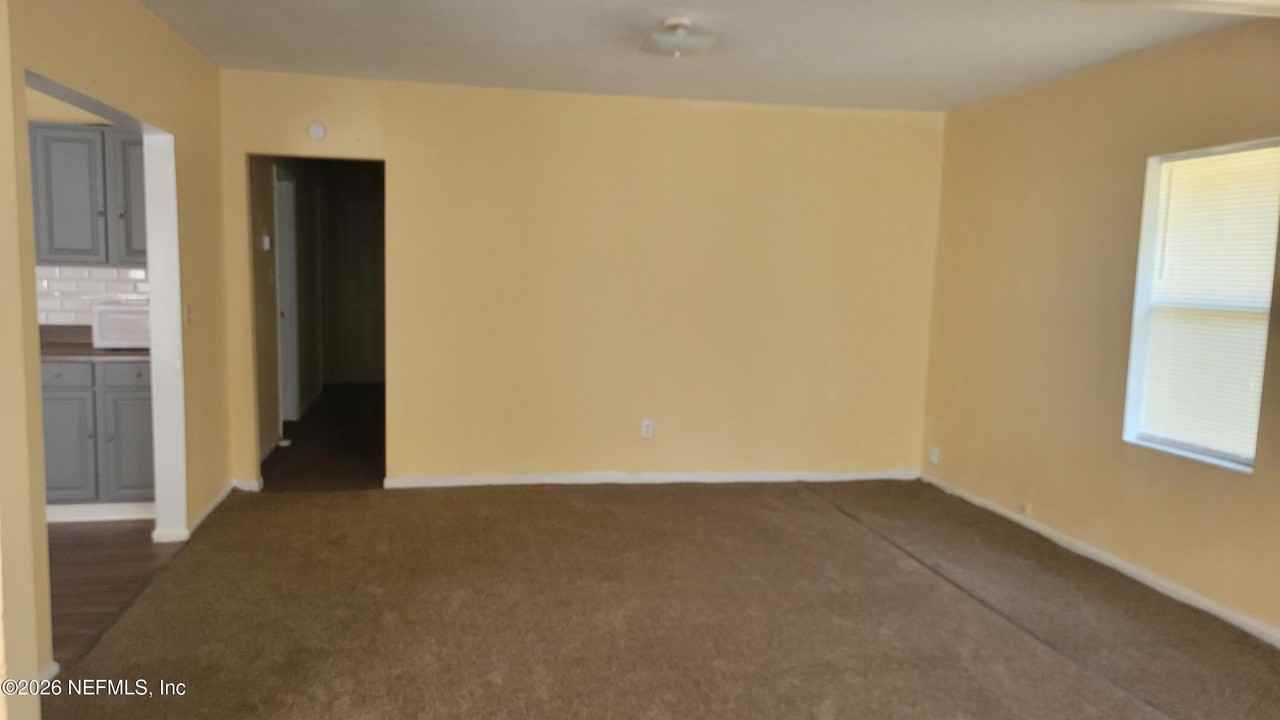 2810 Venus St - Photo 3 of 13