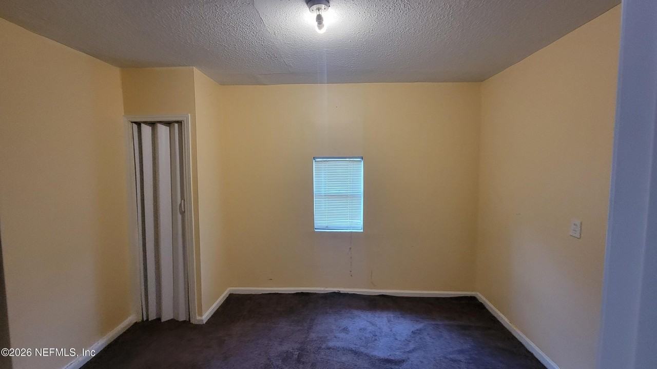 2810 Venus St - Photo 6 of 13