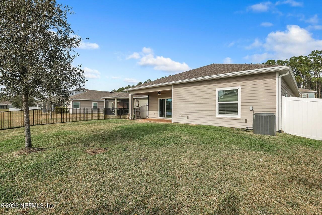 16187 Blossom Lake Dr - Photo 3 of 20