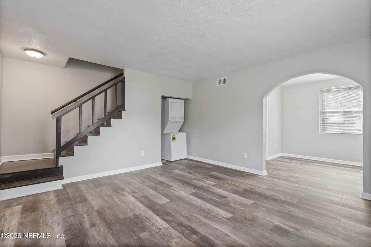 1004 Day Ave - Photo 3 of 15