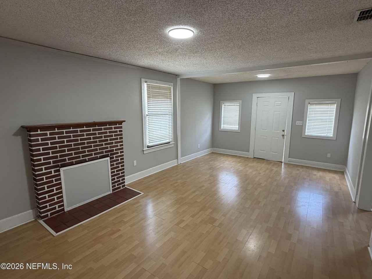 5324 Fremont St - Photo 3 of 12