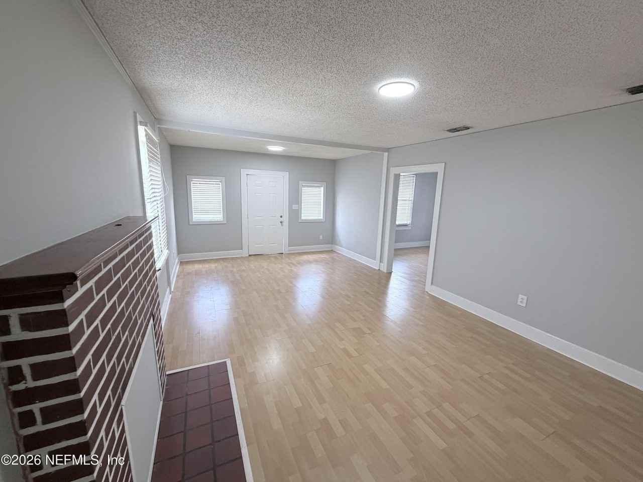 5324 Fremont St - Photo 4 of 12