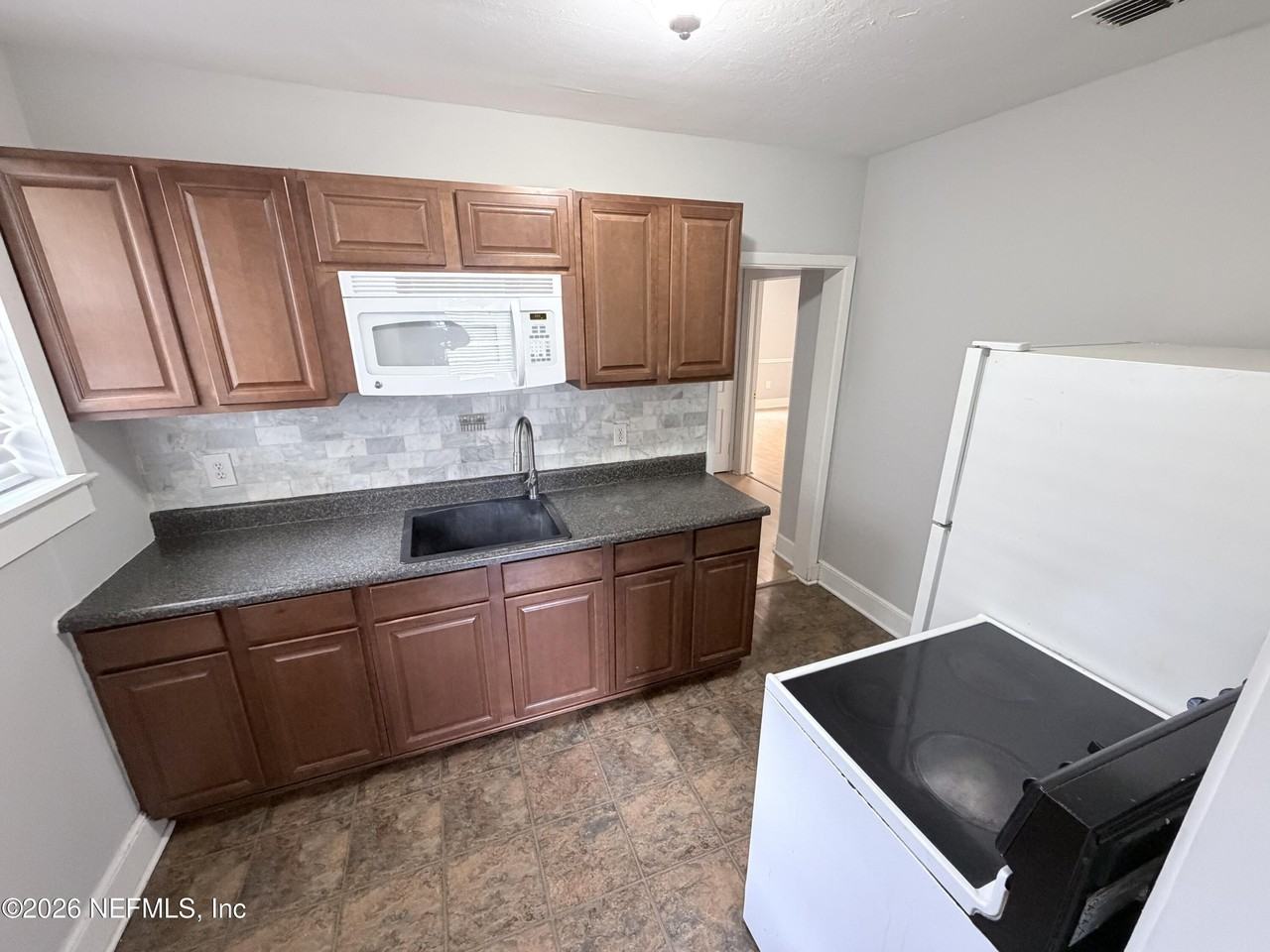 5324 Fremont St - Photo 6 of 12